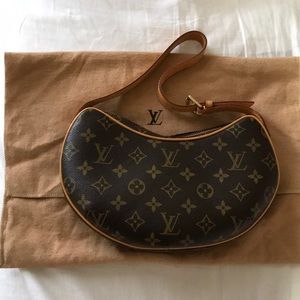 Louis Vuitton Pochette Croissant Monogram Canvas